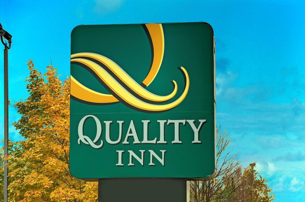 Quality Inn Brunswick Cleveland South Exteriér fotografie